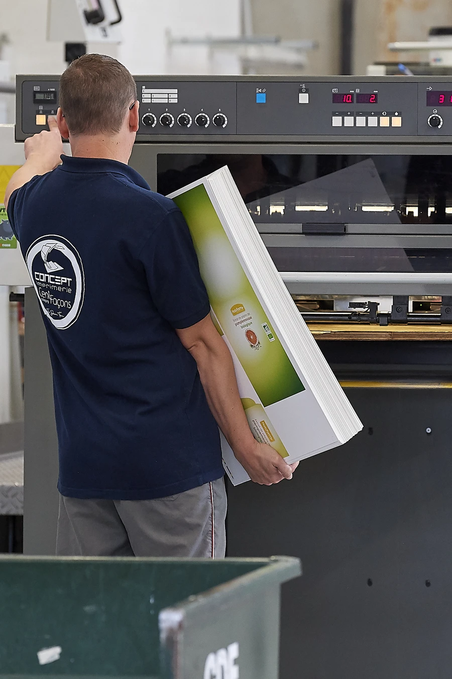 Découpe droite au massicot